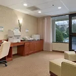 Doubletree By Hilton Newark-Fremont 