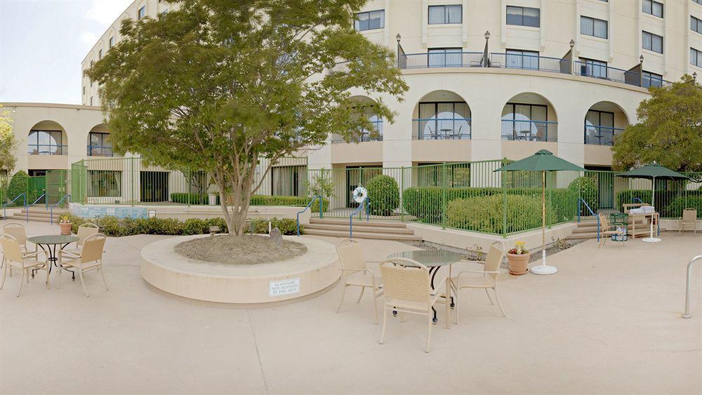 Doubletree By Hilton Newark-fremont 3* Newark