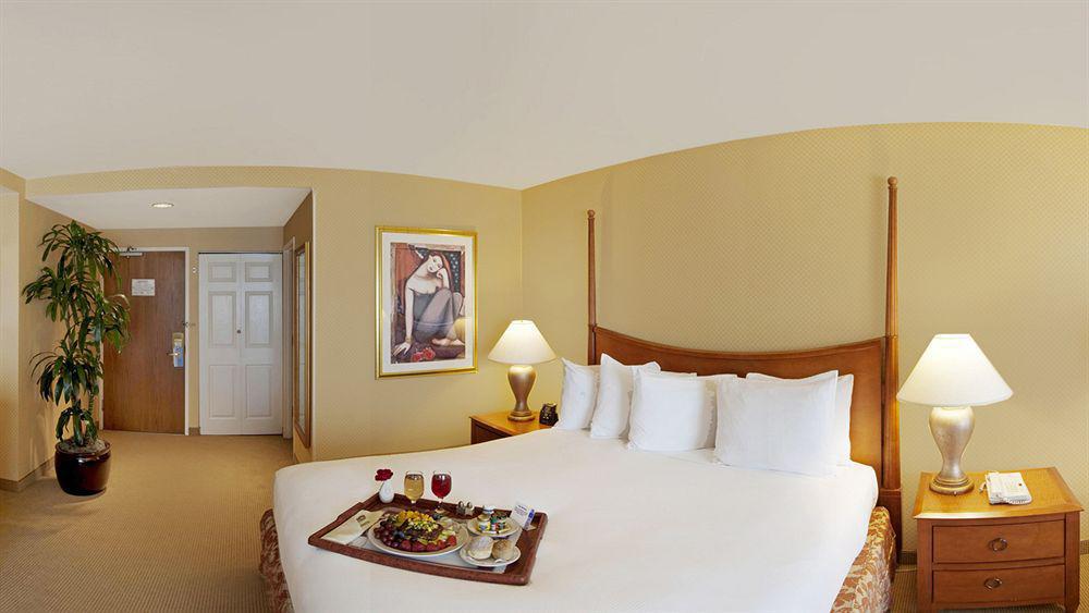 Doubletree By Hilton Newark-fremont Newark