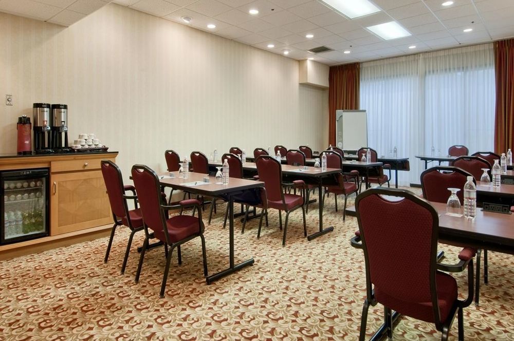 Doubletree By Hilton Newark-fremont 3* Newark