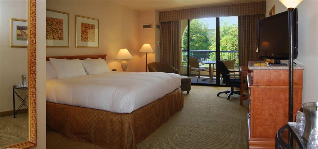 Doubletree By Hilton Newark-fremont 3* Newark